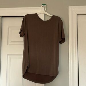 Light brown/gray t shirt